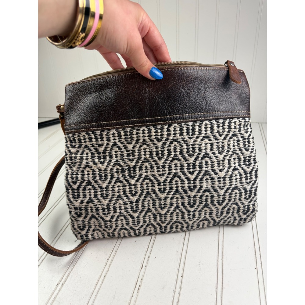 Myra Vintage Geometric Woven Upcycled Rug Leather Crossbody Shoulder Bag - Picture 10 of 10